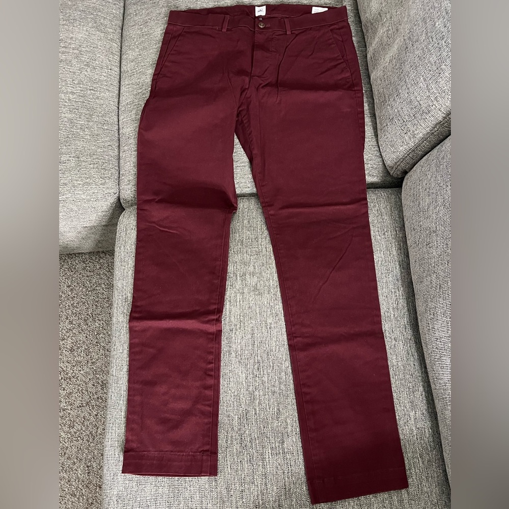 Gap brand new, perfect condition never worn! Size 34X32 skinny fit!